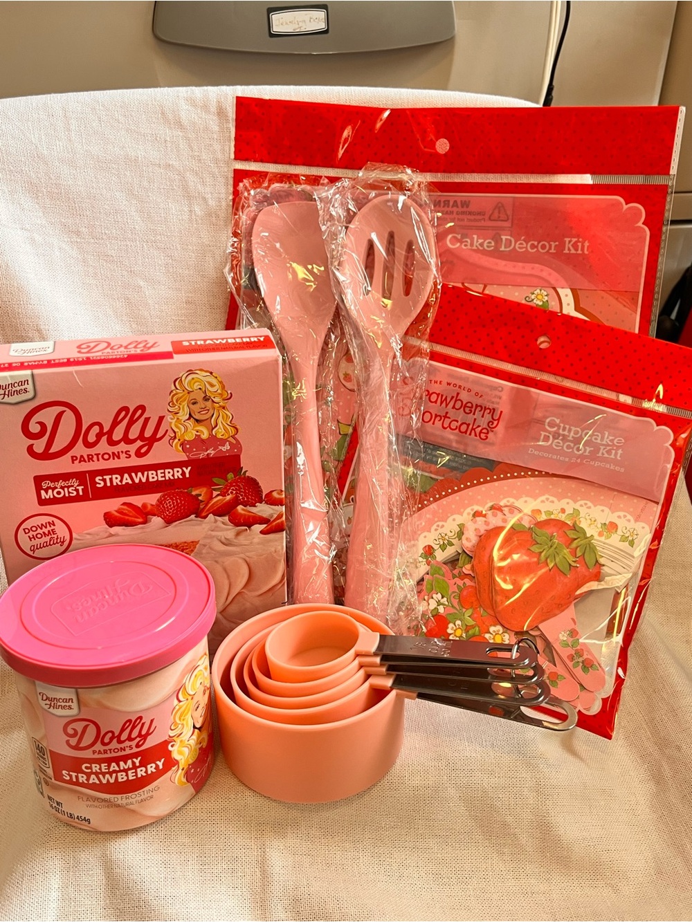 Dolly Parton Strawberry Pink Baking & Decorating Bundle
